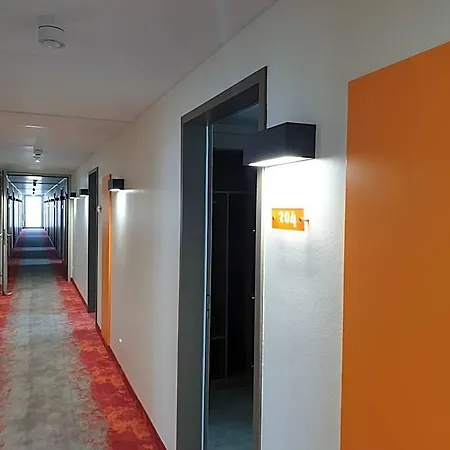 Motel Plus Schoenefeld Шёнефельд