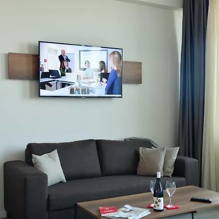 Motel Plus Schoenefeld Апарт-отель Шёнефельд