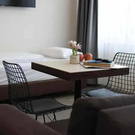 Aparthotel Motel Plus Schoenefeld