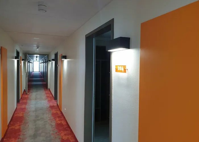 Apartahotel Motel Plus Schoenefeld 3*